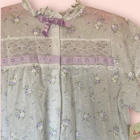 Beautiful white buttoned up short sleeved babydoll slip - Picture 4 of 5